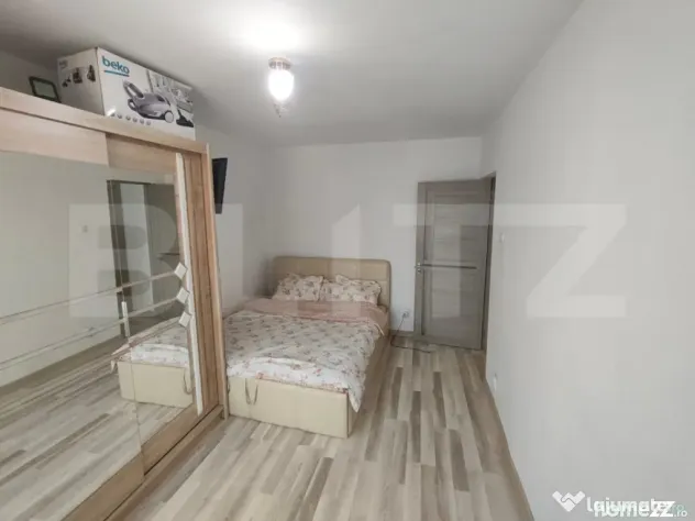 Apartament 3 camere, etaj 7/9 cu lift, 70 mp, zona Micro 6