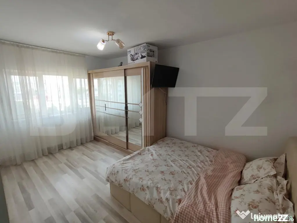 Apartament 3 camere, etaj 7/9 cu lift, 70 mp, zona Micro 6
