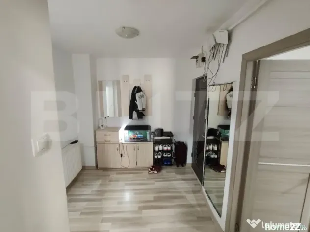 Apartament 3 camere, etaj 7/9 cu lift, 70 mp, zona Micro 6