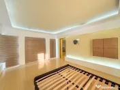 Apartament mare si spatios, cu centrala proprie. Unirii, Ner 