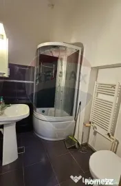 Apartament cu 2 camere într-o casă cu farmec interbelic... 