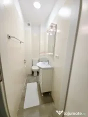 Apartament cu 3 camere de închiriat în zona 1 Mai 