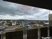 Apartament cu 3 camere de închiriat în zona 1 Mai 