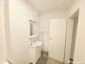 Apartament cu 3 camere de închiriat în zona 1 Mai 
