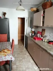 Apartament 3 camere de vanzare zona Far 