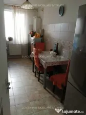 Apartament 3 camere de vanzare zona Far 