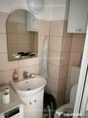 Apartament 3 camere de vanzare zona Far 