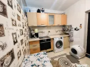 Garsonieră modernă cu mobilier la comandă, aproape de Cor 