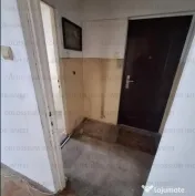 Apartament 2 camere, semidecomandat - zona Florilor 
