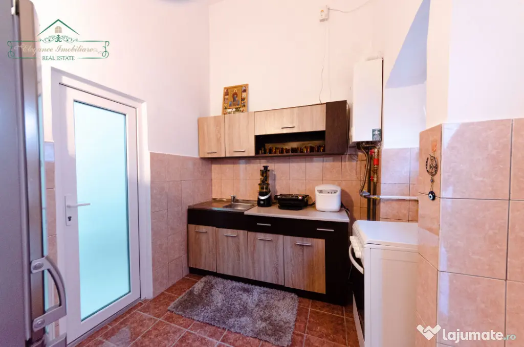 Apartament cu 4 camere si centrală proprie, zona Ultracentr