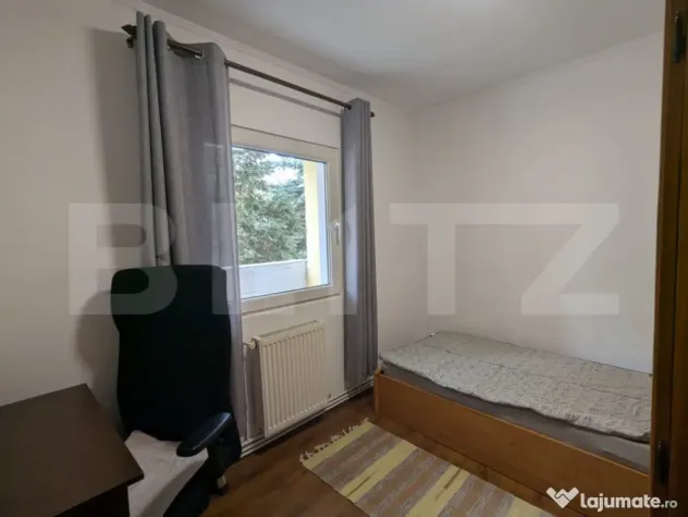Apartament cu 4 camere, decomandate, 80 mp, balcon, garaj -