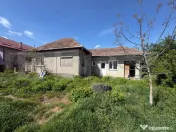 Casă demolabilă cu teren generos de 684 mp în Apahida 
