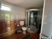 Spatiu comercial la parter cu locuinta la etaj - Afacere la 