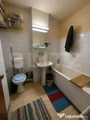 Apartament 3 camere de vânzare, 65 mp, zonă Centrală