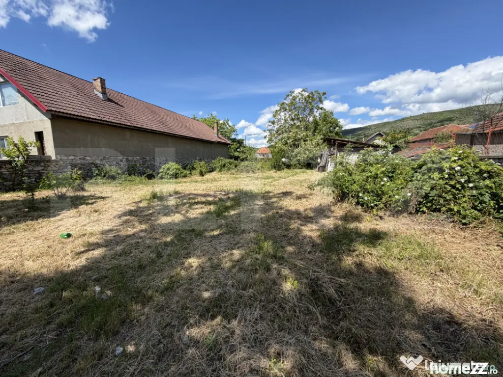 Teren intravilan, 600 mp, zona Runcu