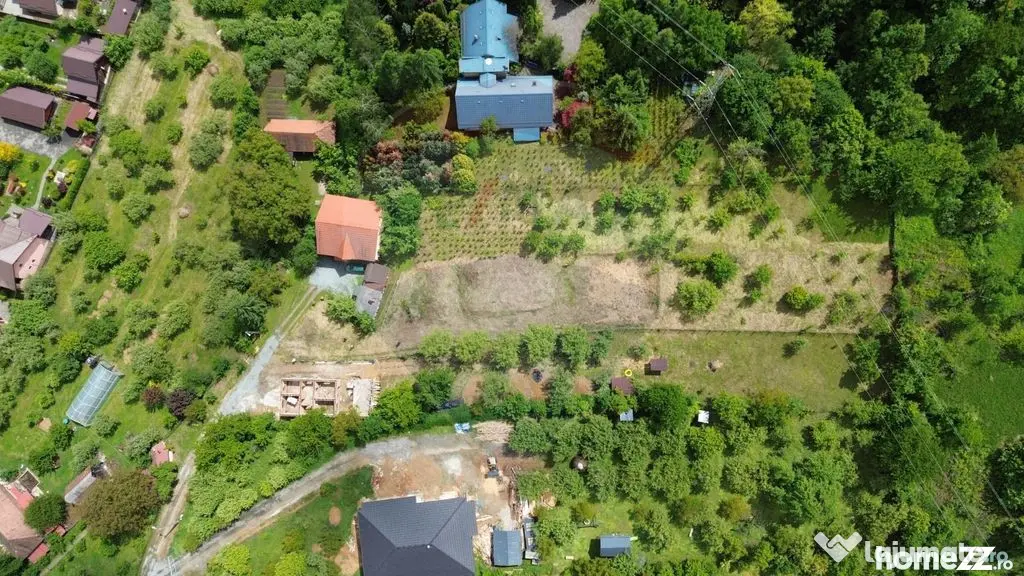 Valea Borcutului,Teren intravilan de vanzare, intre case - Baia Mare (Maramures)