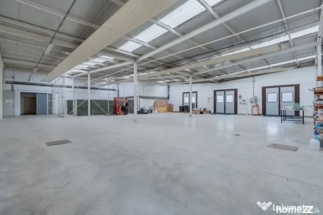 Spatiu industrial/comercial P+1, 3400 mp utili, teren 4000 m