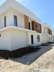 Vila exclusivista individuala 164 mp construiti, 270 mp curt 