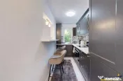 Eleganta si simplitate - Centrul Civic, renovat, etaj 2, des 