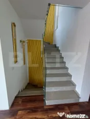 Casă cu 6 camere si piscina, Cartier Primaverii Moara 
