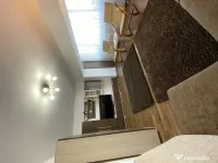 Apartament 3 camere de închiriat 