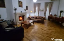Casa boiereasca, eleganta,piscina, mobilata, teren 613 mp -