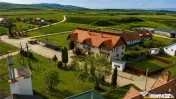 FILM! Complex agrozootehnic cu traditie, echipat pretios p 