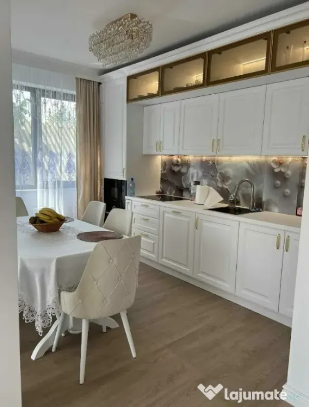 Apartament De Lux Cu 3 Camere Decomandate Zona Burdujeni - Cuza Voda 3