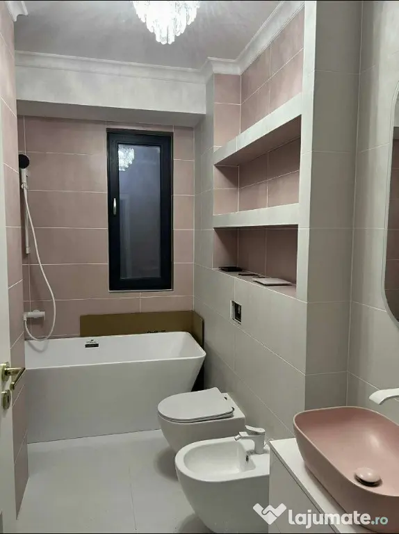 Apartament De Lux Cu 3 Camere Decomandate Zona Burdujeni - Cuza Voda 3