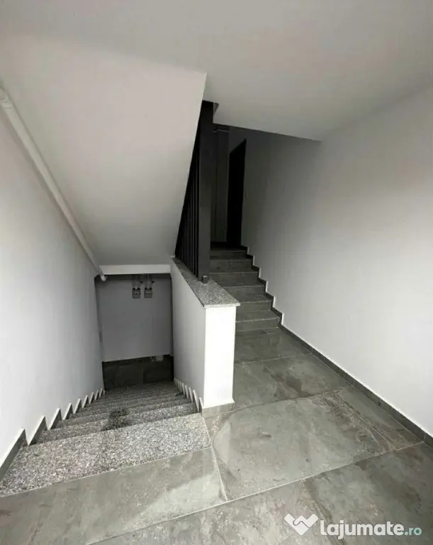 Apartament De Lux Cu 3 Camere Decomandate Zona Burdujeni - Cuza Voda 3