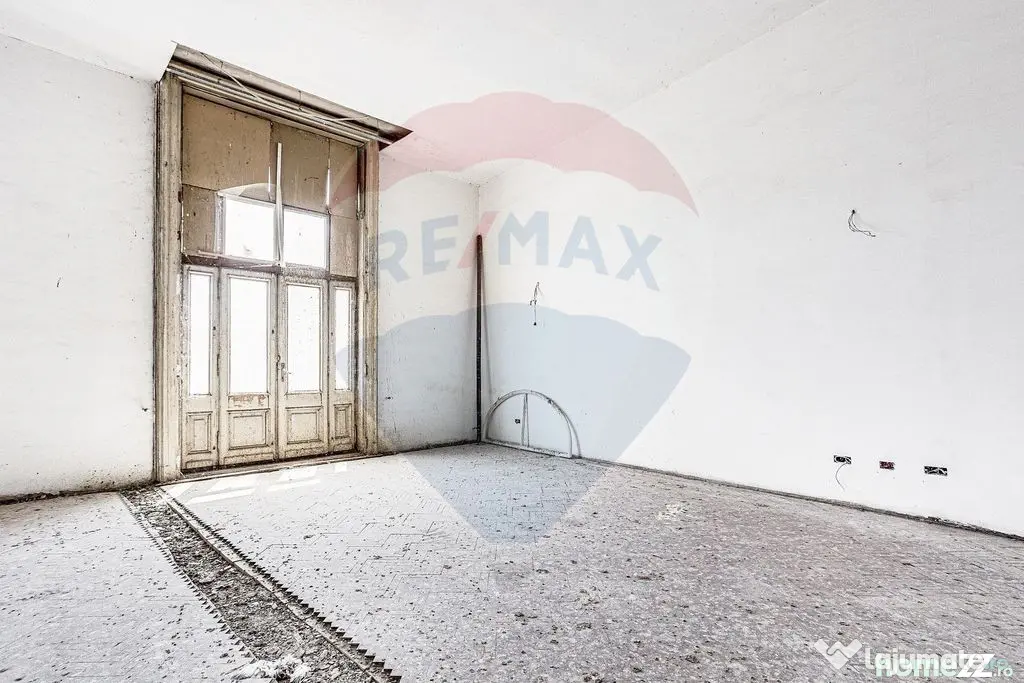 Apartament spatios de vanzare in Palatul Neuman, ultracen...