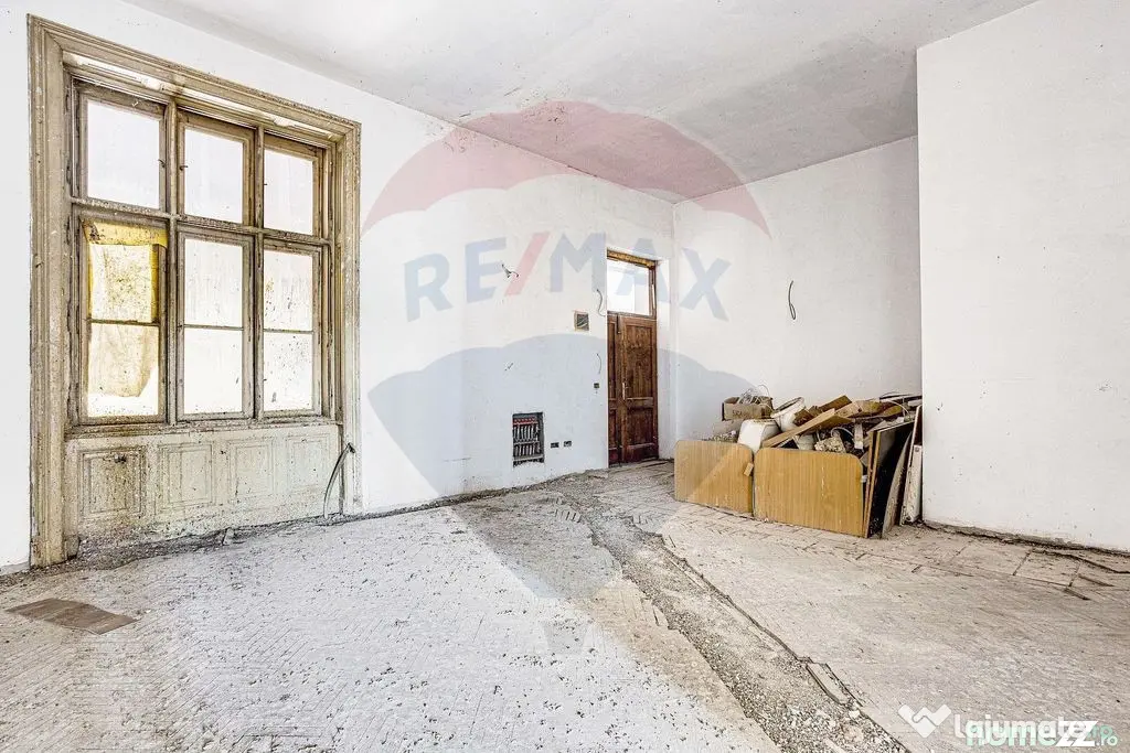 Apartament spatios de vanzare in Palatul Neuman, ultracen...
