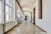 Apartament spatios de vanzare in Palatul Neuman, ultracen... 