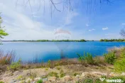 DOMENIU DE LUX DE VANZARE IN APA NORD cu deschidere la lac 
