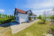 DOMENIU DE LUX DE VANZARE IN APA NORD cu deschidere la lac