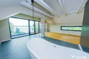 DOMENIU DE LUX DE VANZARE IN APA NORD cu deschidere la lac