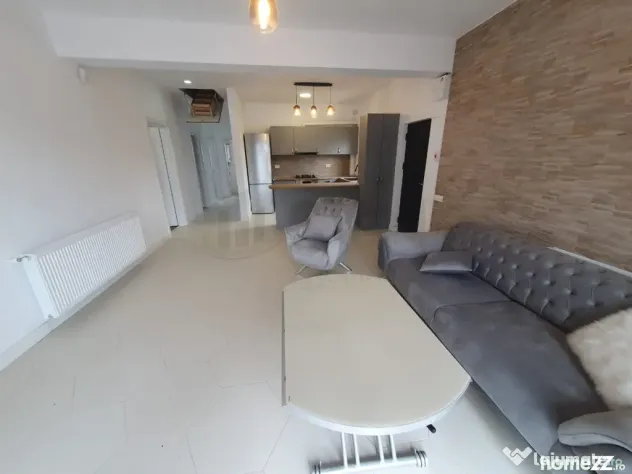 Casa cu 4 camere tip duplex Tunari