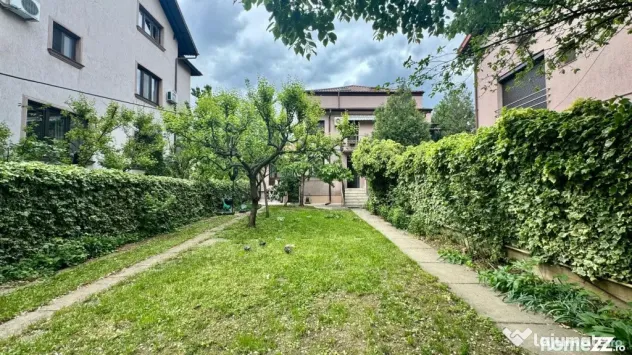 Vila Tip Boutique cu Curte Exclusiva de 200 MP l Bijuteri...