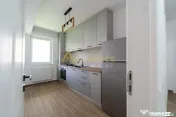 Apartament cu 200 mp TEREN - Mobilat si utilat -Metrou Berce 