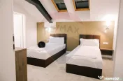 Pensiune cu 8 camere de vânzare 