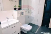 Pensiune cu 8 camere de vânzare 