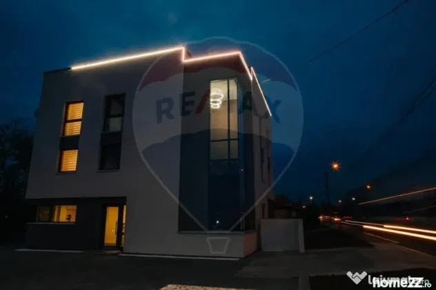 Pensiune cu 8 camere de vânzare