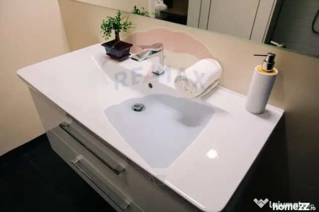 Pensiune cu 8 camere de vânzare