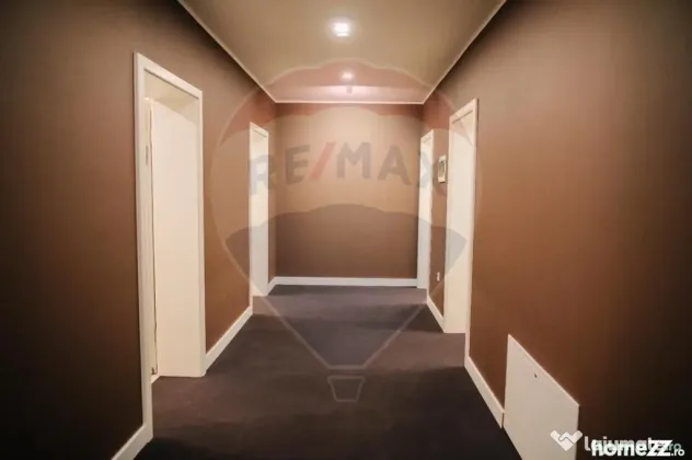Pensiune cu 8 camere de vânzare