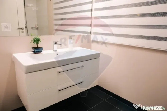 Pensiune cu 8 camere de vânzare