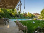 Vila superba cu piscina Otopeni drum privat 