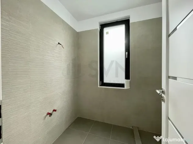 Casa cu 5 camere tip duplex