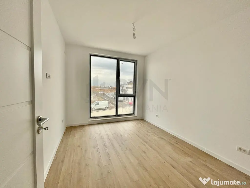 Casa cu 5 camere tip duplex