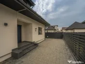 Vila individuala in Tunari l Curte 