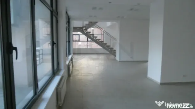 Spatiu showroom PARTER si MEZANIN